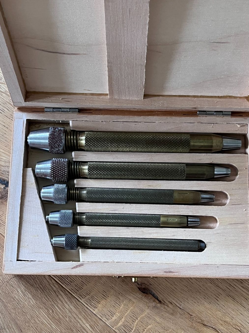 Bergeon Tutti gli attrezzi: Bergeon 30026 Mandrins – Usato da Worblaufen venduto da chronyves 1