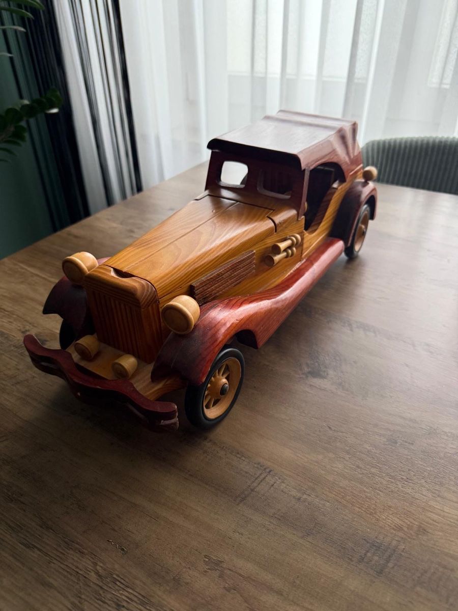 Mercedes-Benz Modellautos: Handgeferзtigtes Holzauto  – Gebraucht aus Dübendorf von olh_rs5r 1