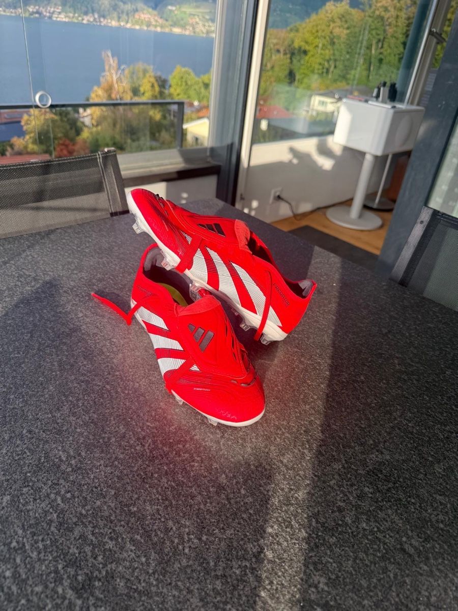 Adidas Herrenschuhe: Fussballschuh Adidas Predator – Neu (gemäss Beschreibung) aus Spiez von Thombaumann