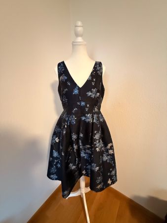 Elegant Floral Cocktail Dress – Size S