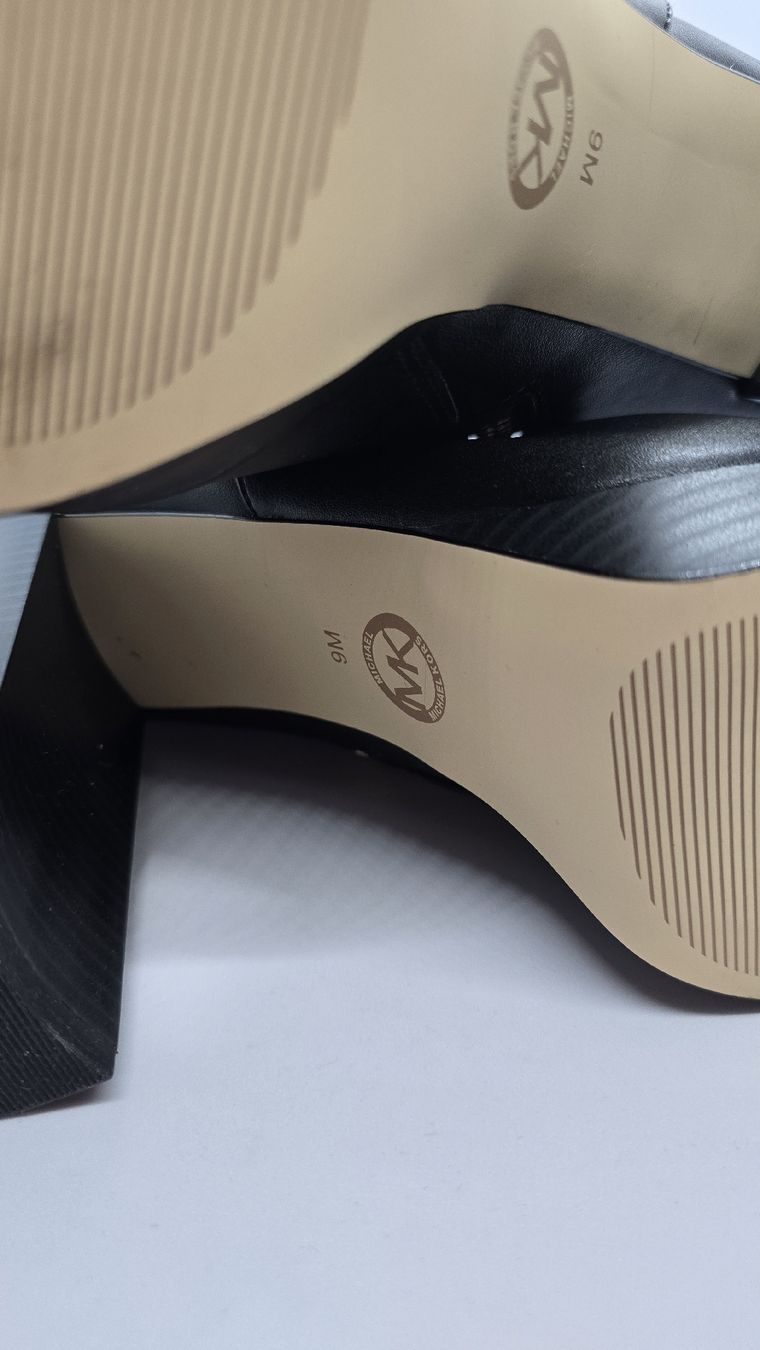 Michael Kors Scarpe da donna: Michael Kors Stiefelette size 40 in Black – Nuovo e nell'imballaggio originale da Biel/Bienne venduto da Yoon62 5