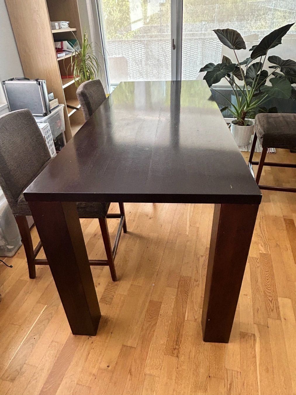 Tische: Esszimmertisch aus Holz – Gebraucht aus Winterthur von acelaya 1