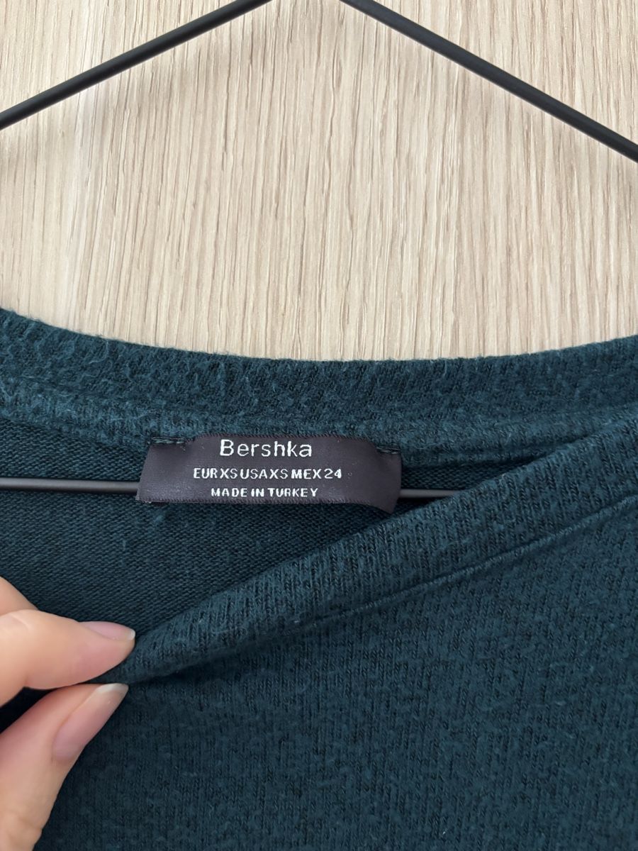 Bershka Pullover & Sweatshirts: Dunkelgrüner Bershka Pullover, Grösse XS S – Gebraucht aus Basel von mic_5258 1