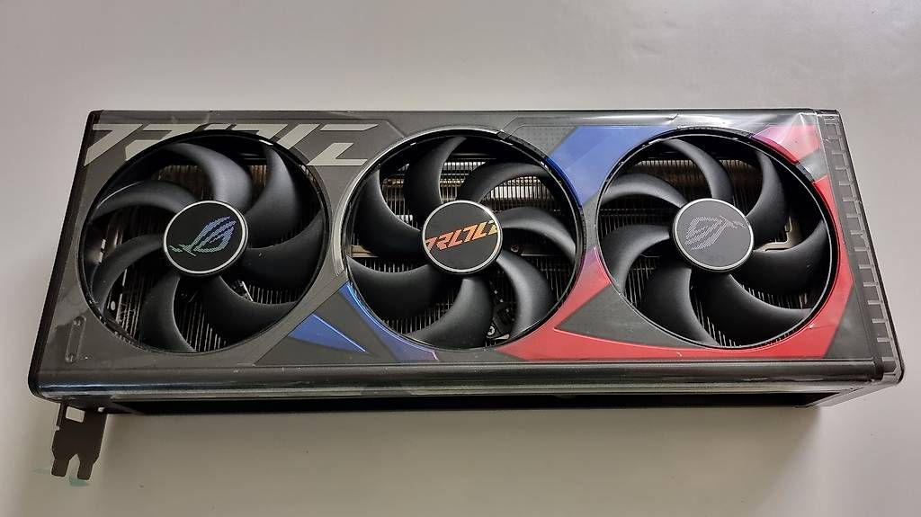 Nvidia Grafikkarten: RTX4090 NEUES GEHÄUSE – Gebraucht aus Unterengstringen von Baldyman