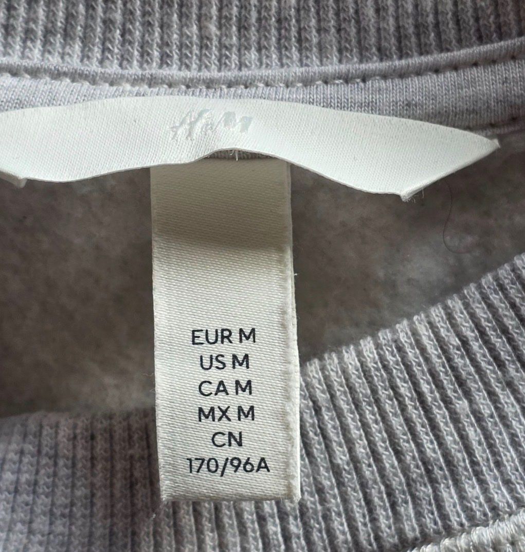 H&M Maglioni & Felpe: H&M Sweatshirt – Usato da Rutschwil venduto da win.JL 2