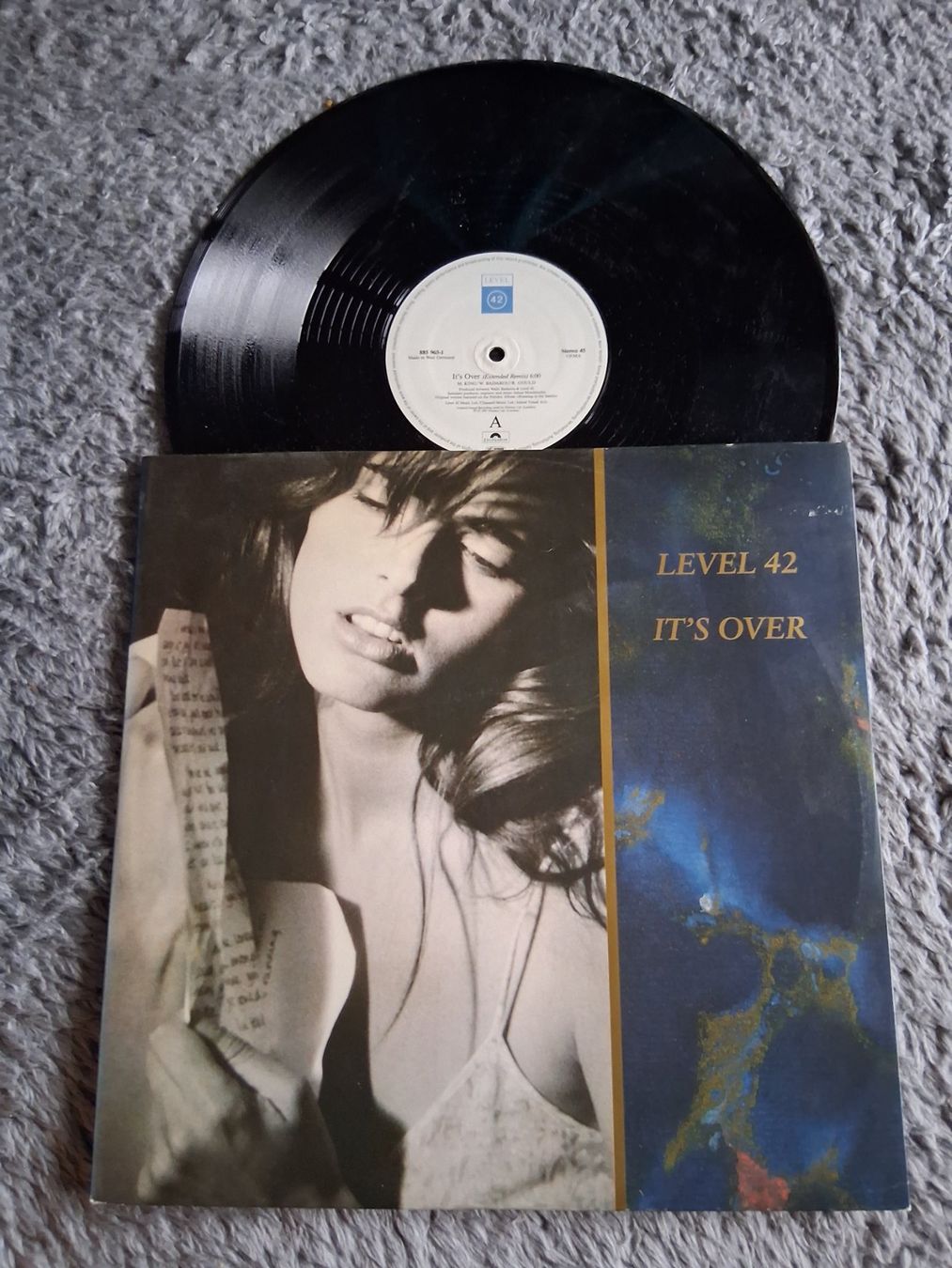 Vinyles: LEVEL 42     IT'S OVER     12 MAXI SINGLE – D'occasion à Wetzikon ZH par Ramones01