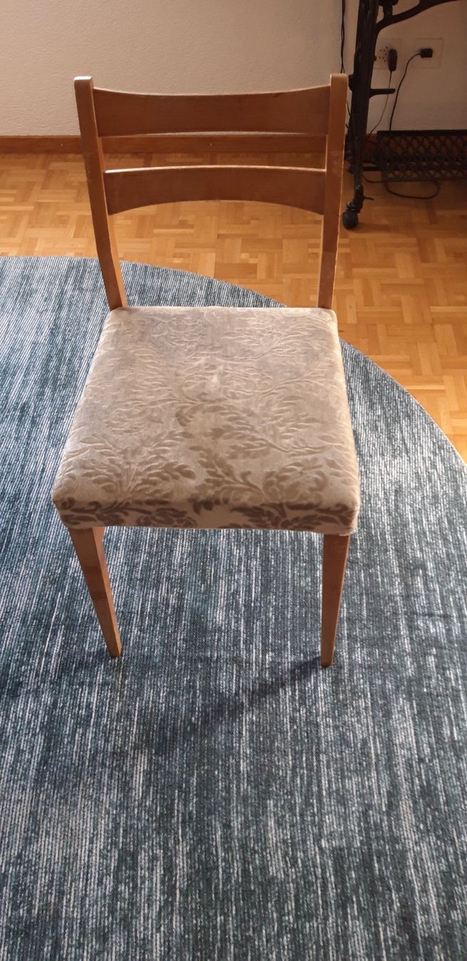 Chaises: Stühle – D'occasion à Neuhaus SG par MarlenB