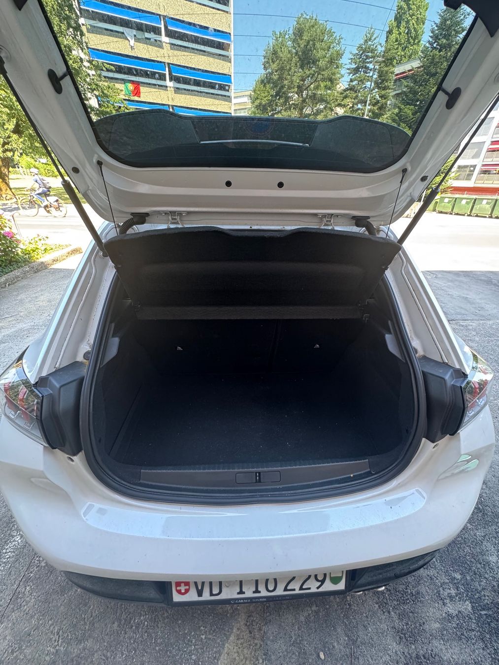 Peugeot Automobili: Peugeot 208 GT 1.2 Pure tech – Usato da Morges venduto da ine_n9ht 8