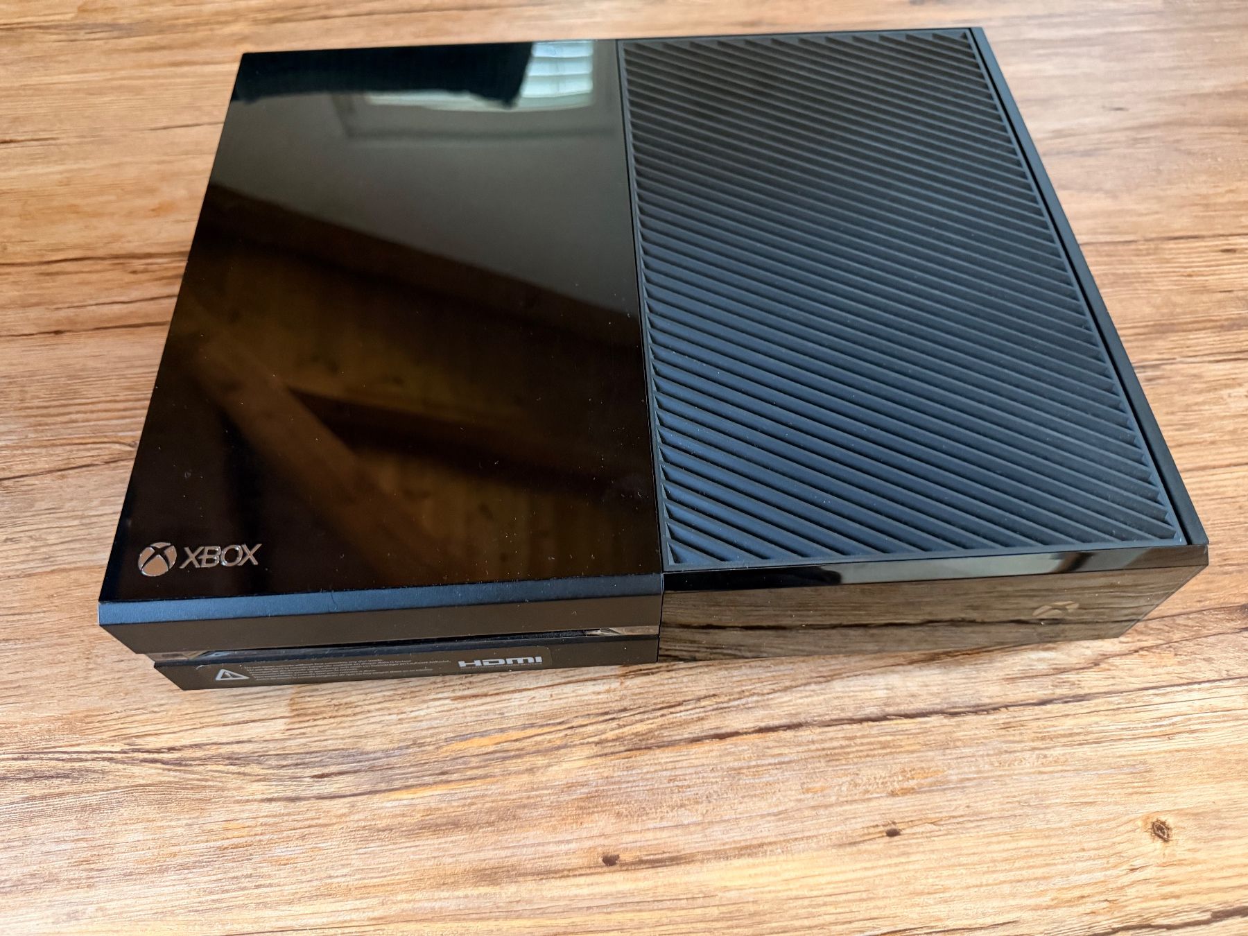 Microsoft Konsolen: Xbox one - mit 2 Controller und 6 (9) Games – Gebraucht aus Wernetshausen von BASI91 1