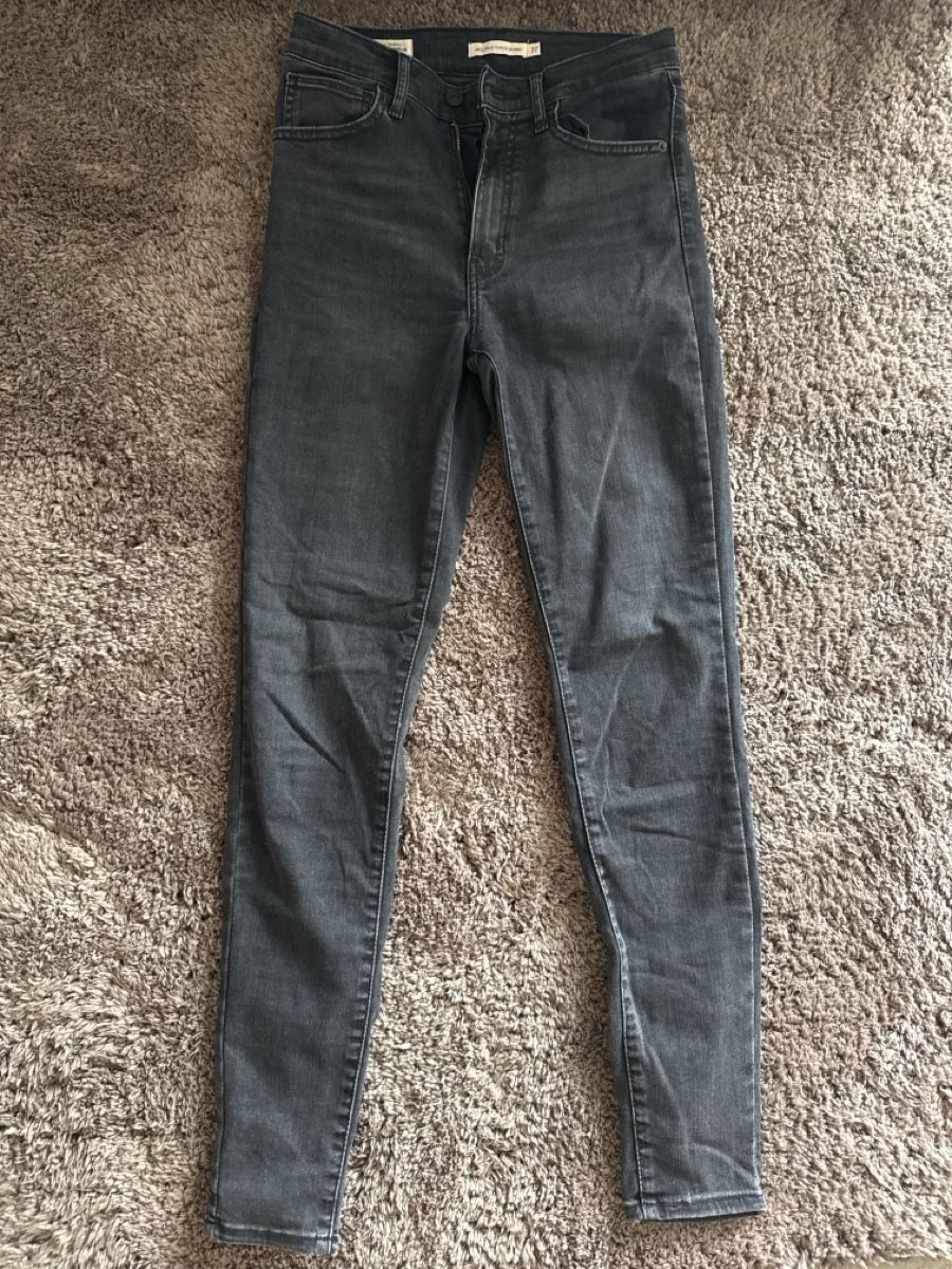 Levi's Jeans: Levi‘s Jeans – Nuovo (secondo la descrizione) da Rotkreuz venduto da fab_8vm7