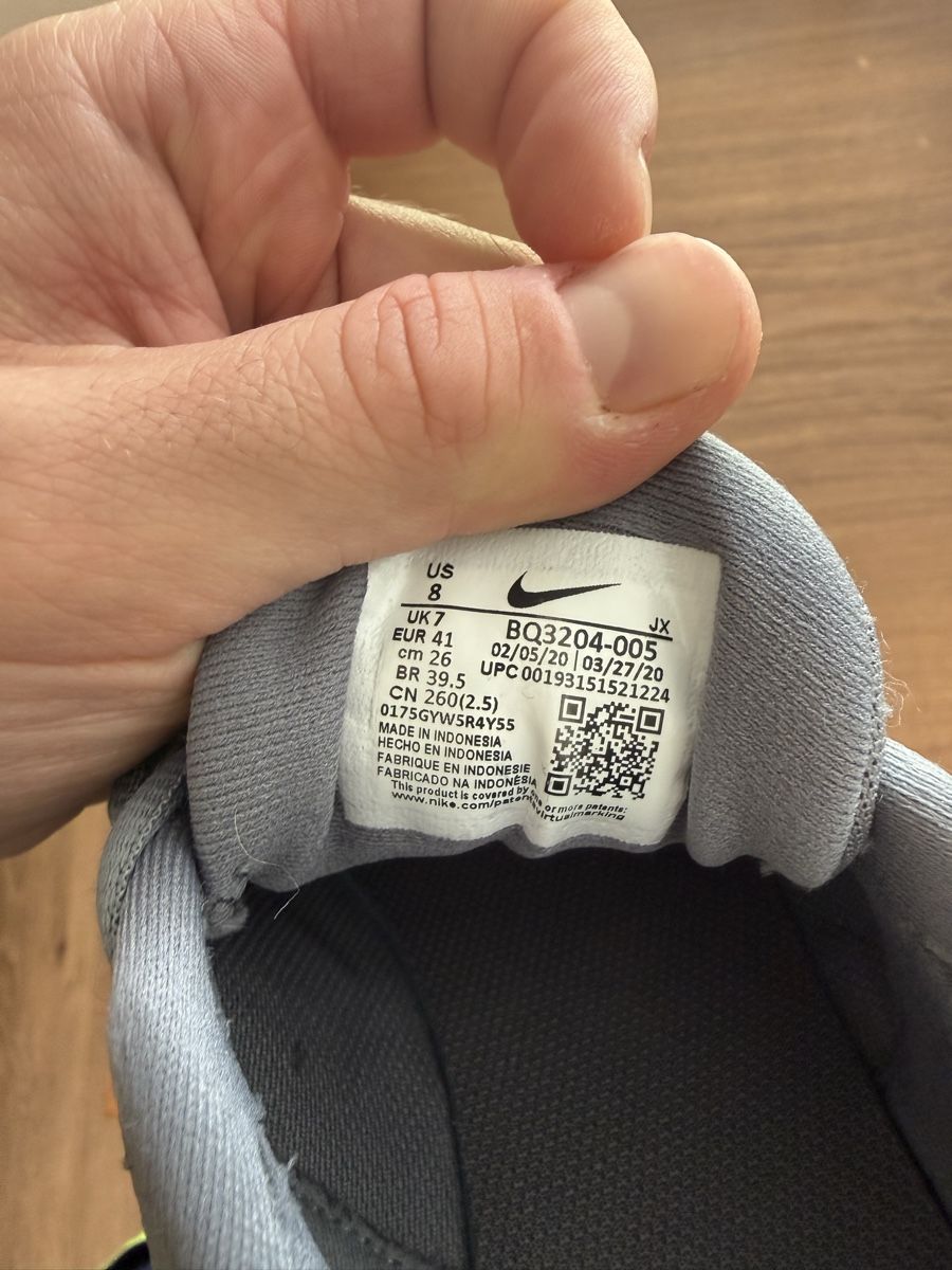Nike Scarpe da uomo: Sportschuhe Nike grau 41 – Usato da Goldingen venduto da Thomas.Perrin 2