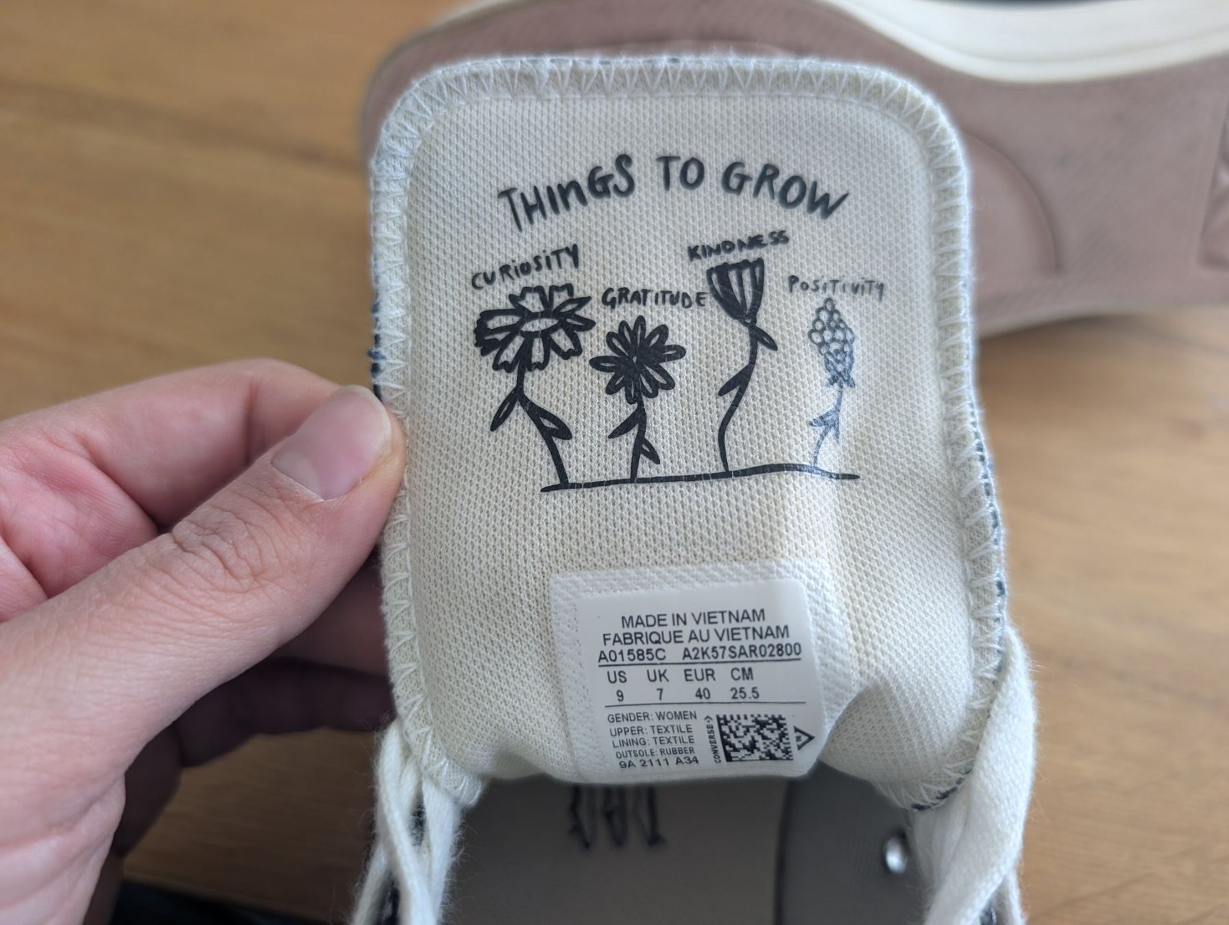 Converse Damenschuhe: Original Converse Blumen Schwarz Gr. 40 – Gebraucht aus Aarau Rohr von fio_8298 3