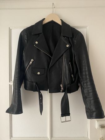 Kurze Lederjacke &other Stories Gr. 36