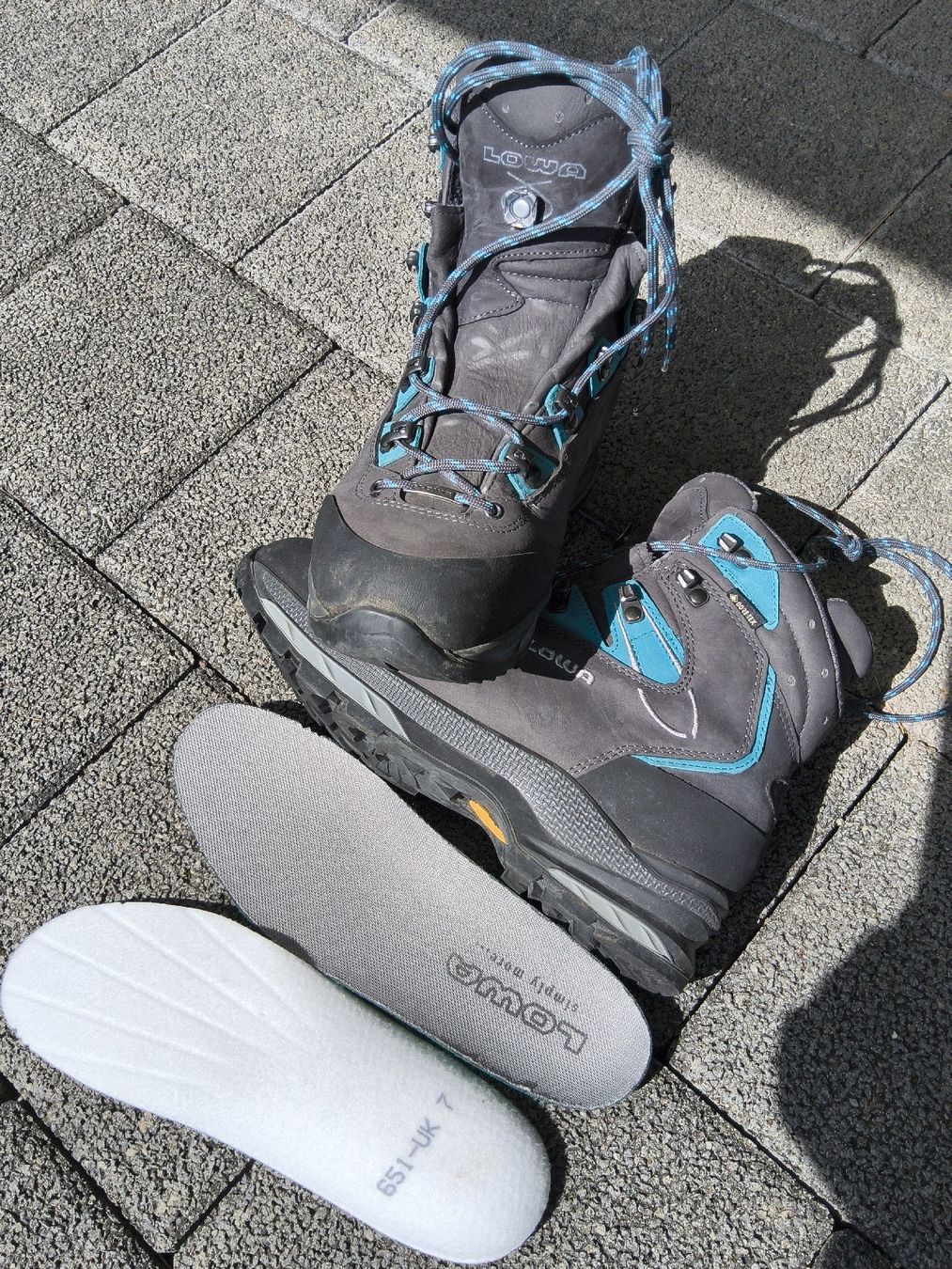 Lowa Scarpe da donna: Lowa Damenwanderschuh 41 – Usato da Bassersdorf venduto da AndKur 1