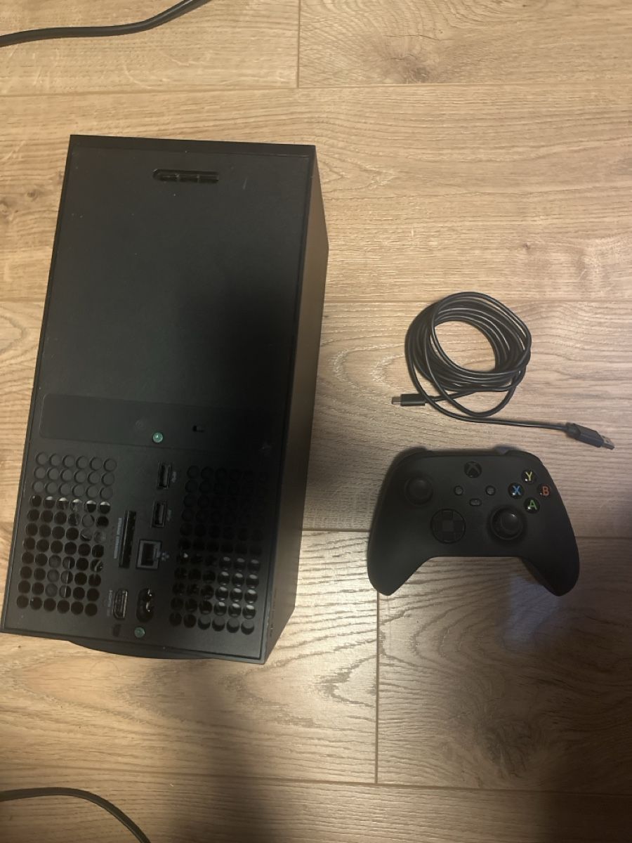 Microsoft Console: Xbox series X – Usato da Liebistorf venduto da Louisella 1