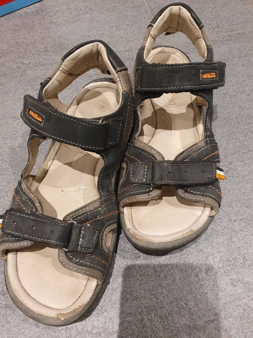 Schuhe für Jungen: Sandalen 2x Grösse 33 + 34 – Gebraucht aus Altendorf von MiriCaj 2