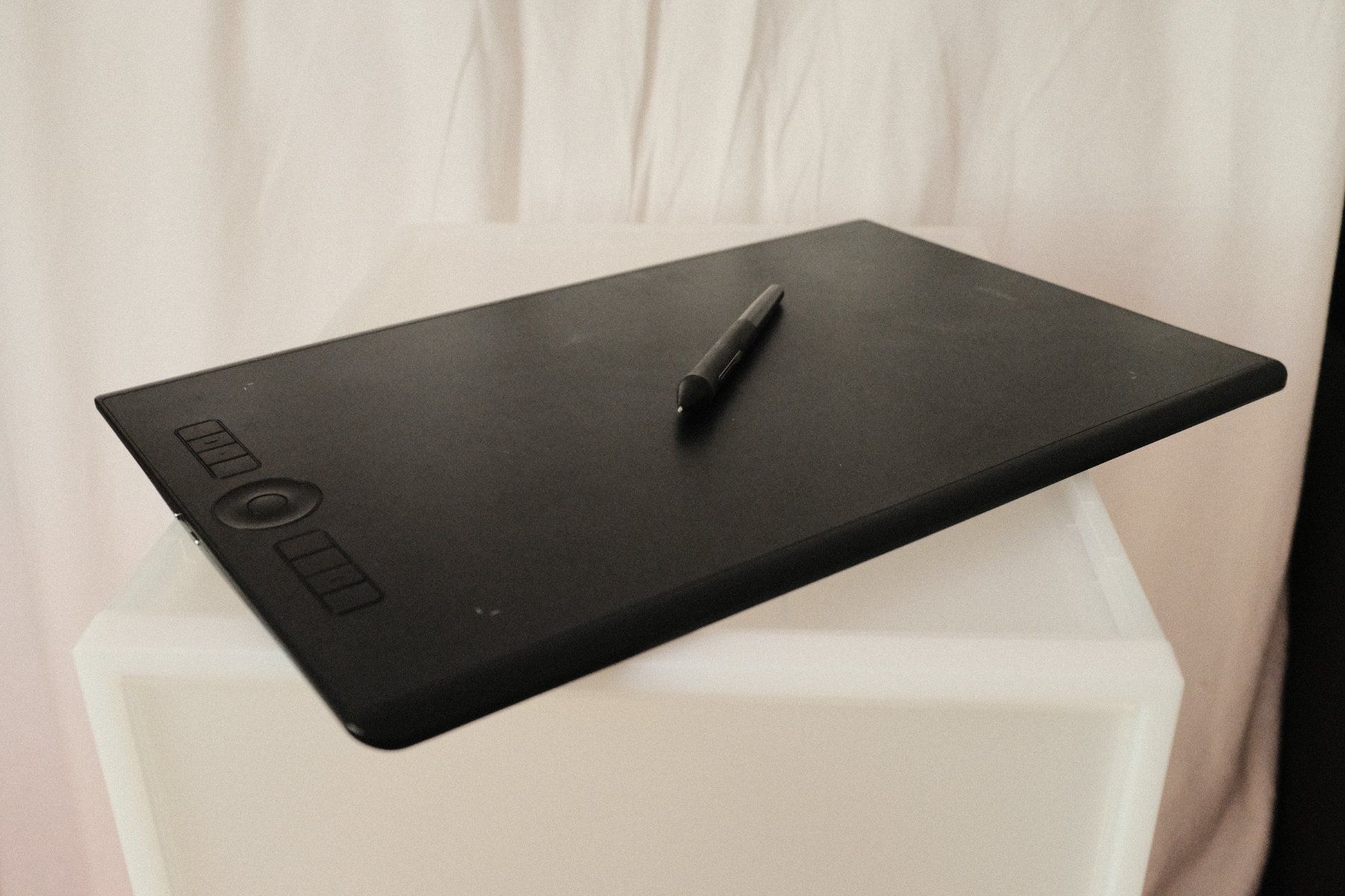 Wacom Tablet PC: WACOM Intuos Pro L – Usato da Zürich venduto da jakob.gpunkt