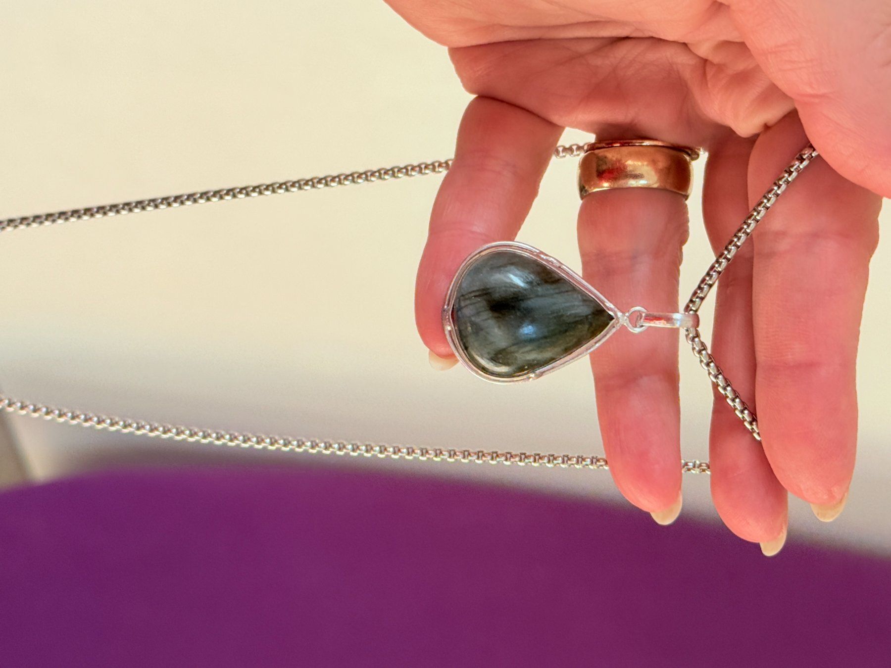 Catenine: Collier avec pendentif en labradorite naturelle – Nuovo e nell'imballaggio originale da Genève venduto da AGBERG 4