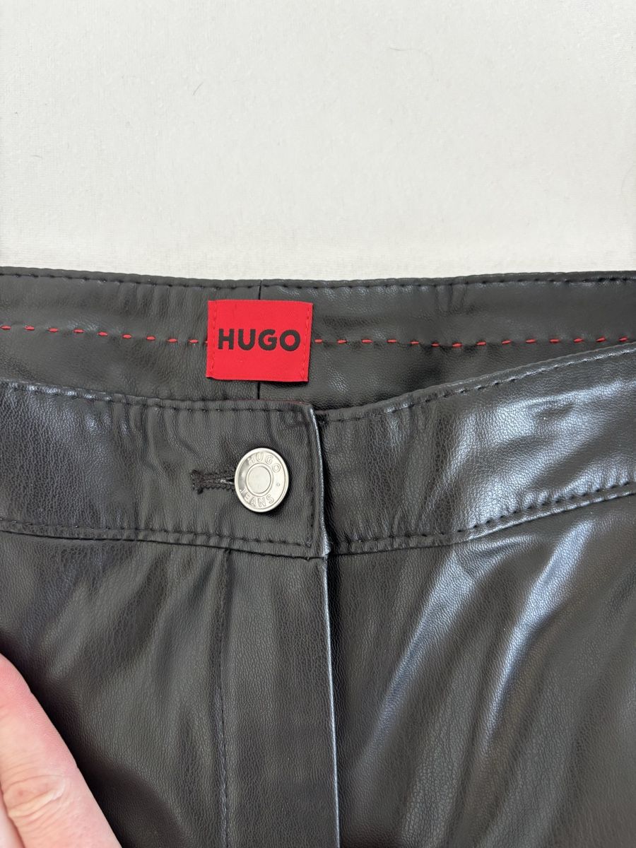 Hugo Boss Pantaloni: Hugo Boss Lederhose  – Usato da Rickenbach LU venduto da mic_y5rd