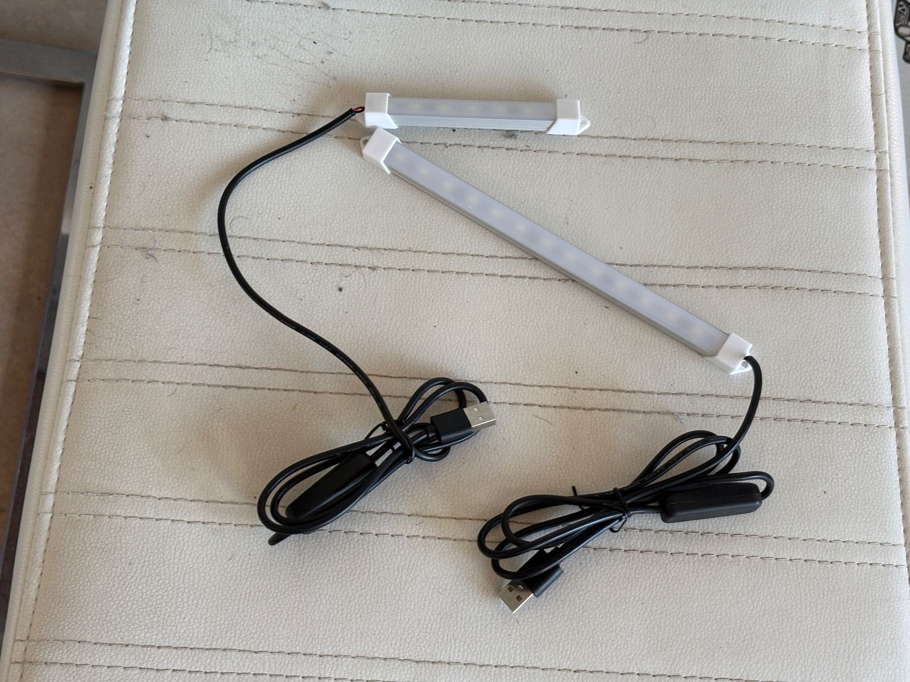 Lampade: LED Lichtleiste Set USB Anschluss (2 Stk.) – Nuovo (secondo la descrizione) da Dietikon venduto da The-Star-Shop