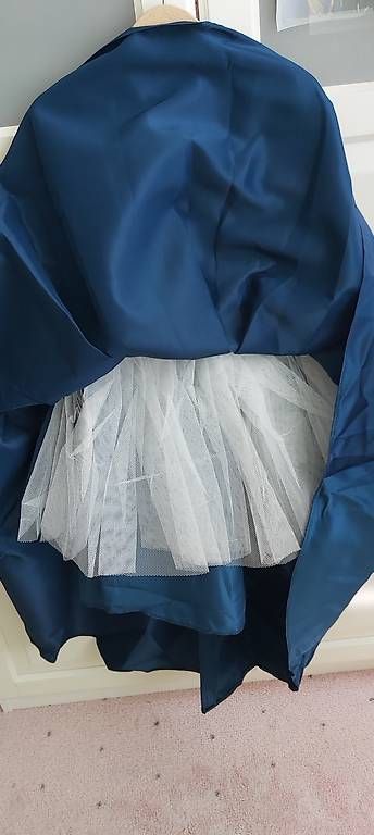 Vestiti & Gonne: Mädchenkleid, Abendkleid, Blumenmädchenkleid 116/122 – Usato da Au ZH venduto da ali_tf7f 3