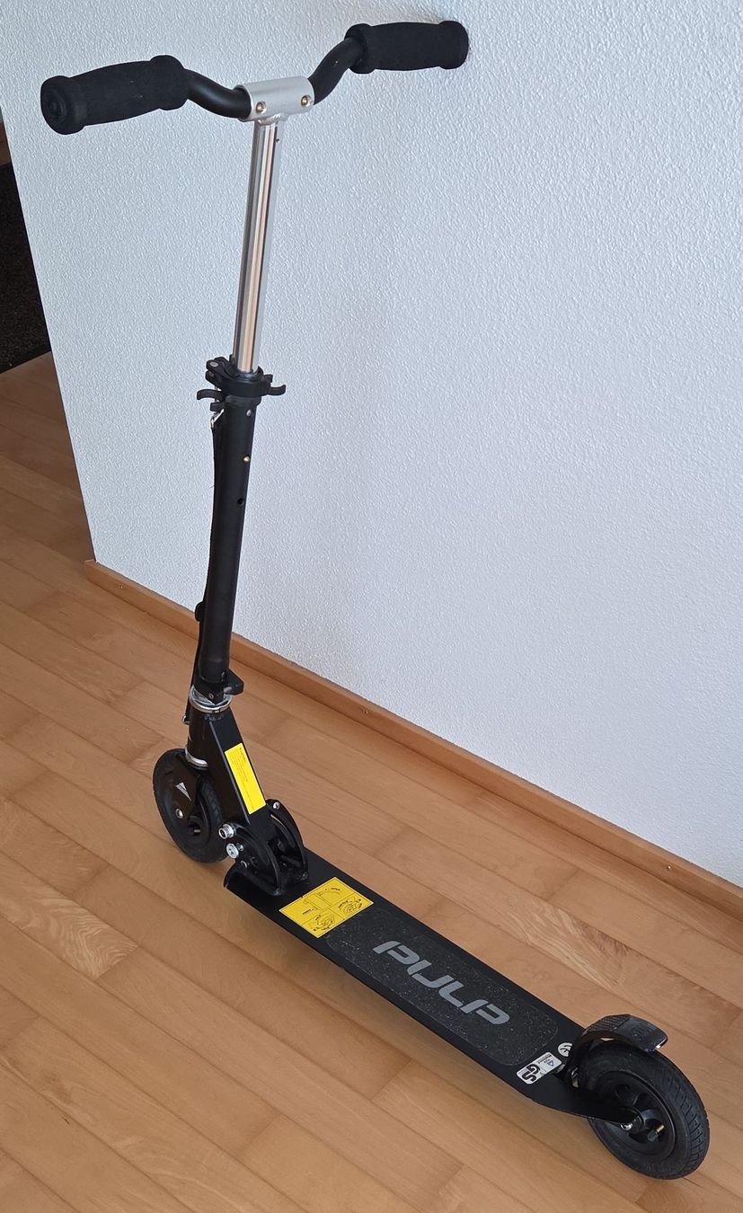 Kickboard: PULP Tretroller, Trottinet – Defekt aus Stans von chessy.