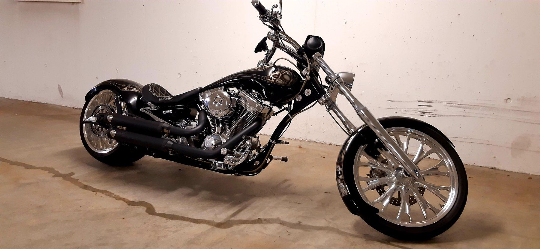 Harley-Davidson Chopper: Harley Davidson - Einzigartiges Design – Usato da Uznach venduto da wju_wt6z