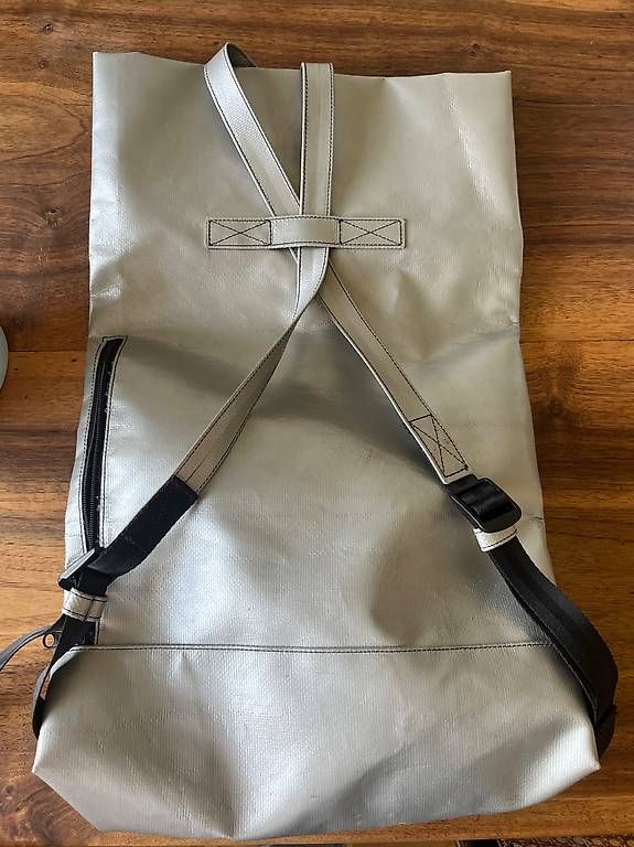 Zaini: Freitagrucksack Kowalski silber – Usato da Zürich venduto da VickyChristina 1