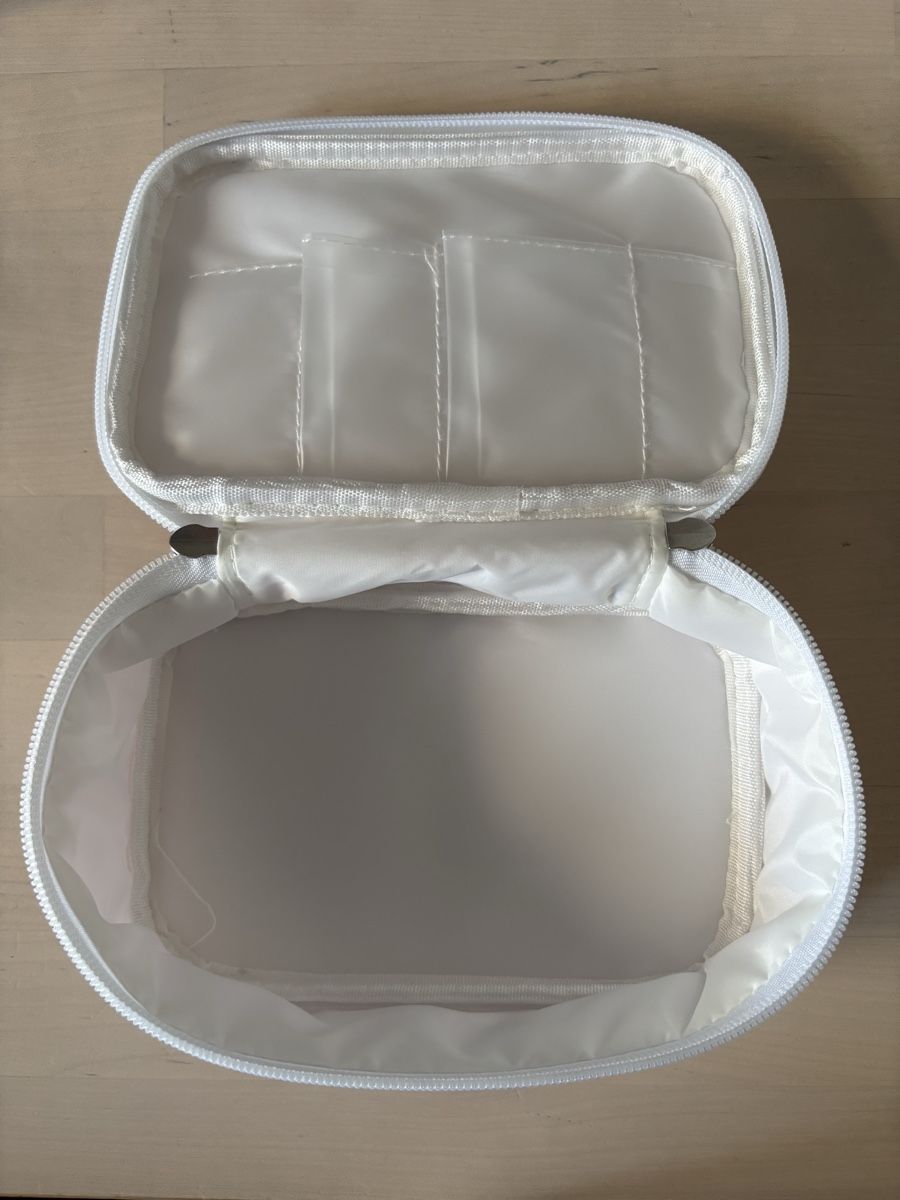 L'Occitane Trousses de maquillage: L'Occitane Kulturtasche neu – Neuf (Voir description) à Adliswil par -runi- 2