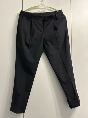 Sisley Bundfaltenhose, schwarz, Gr. S , neuwertig!