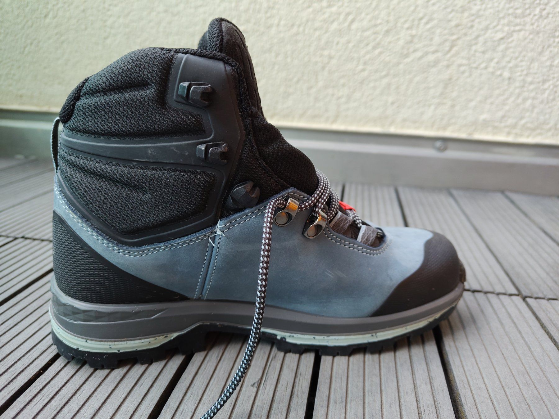 Scarpe da donna: Chaussures rando comme neuve – Usato da Veyrier venduto da Runningeorges 1