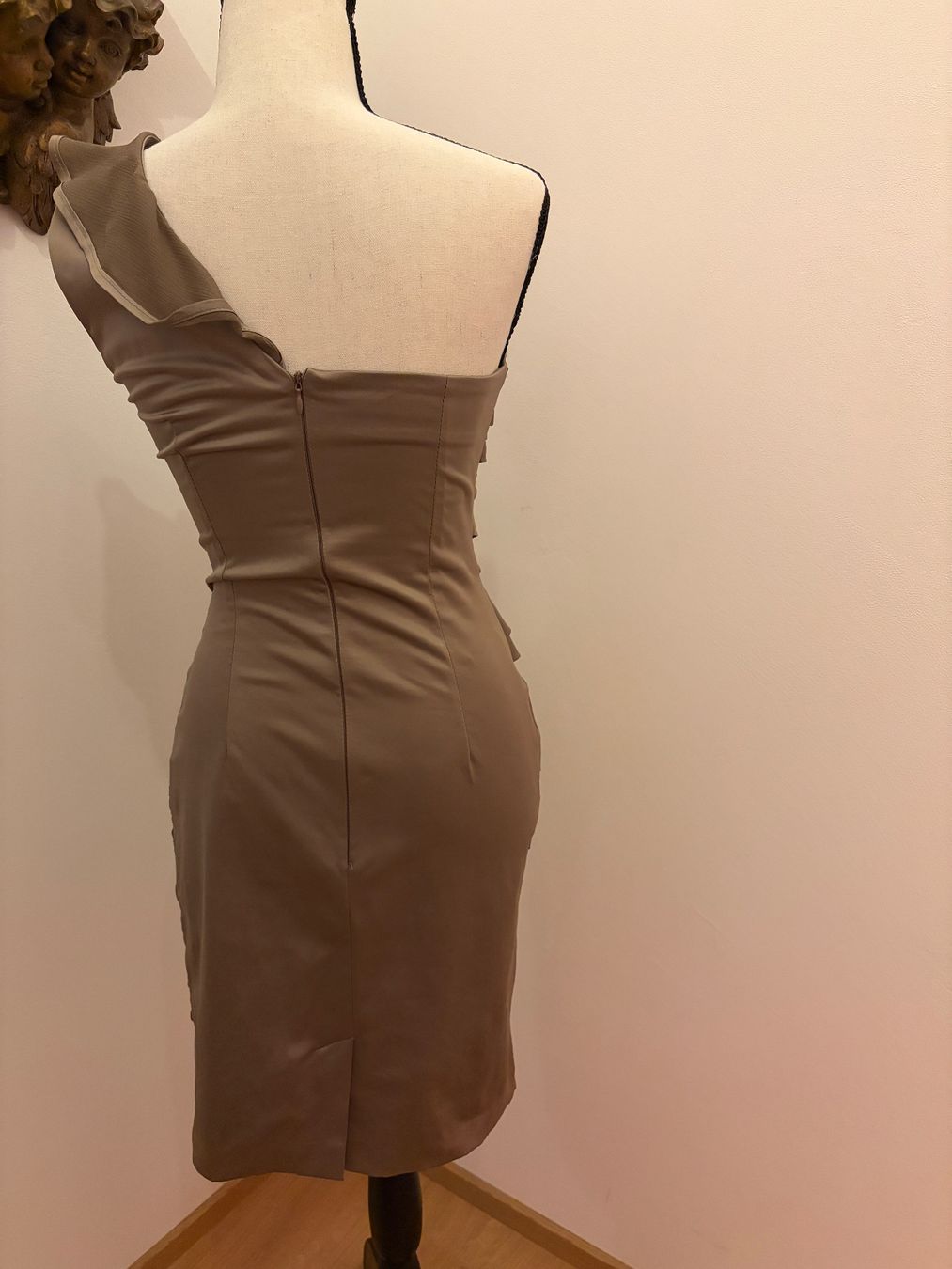 Vestiti: Rinascimento Kleid beige – Usato da Herisau venduto da Usuperman 3