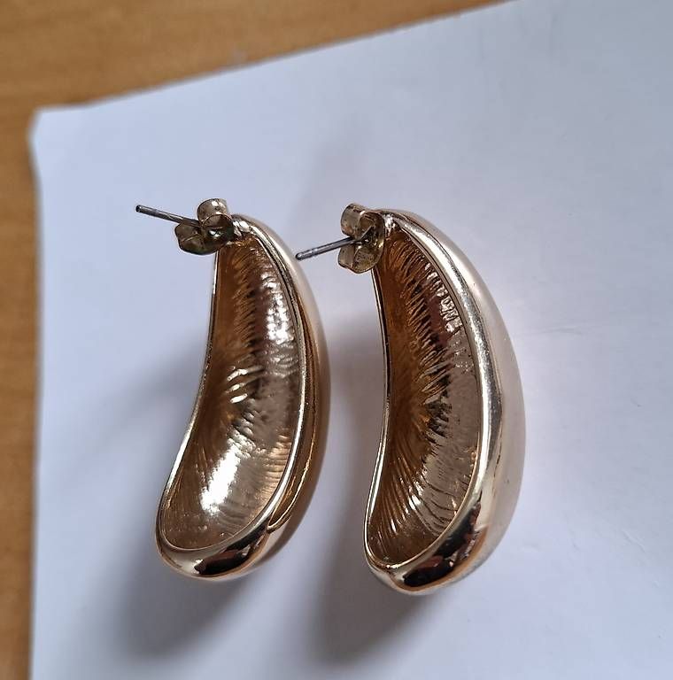 Orecchini pendenti & Orecchini a lobo: Boucles d'oreille goutte couleur or  – Usato da Montagny-la-Ville venduto da sar_gx5n 2