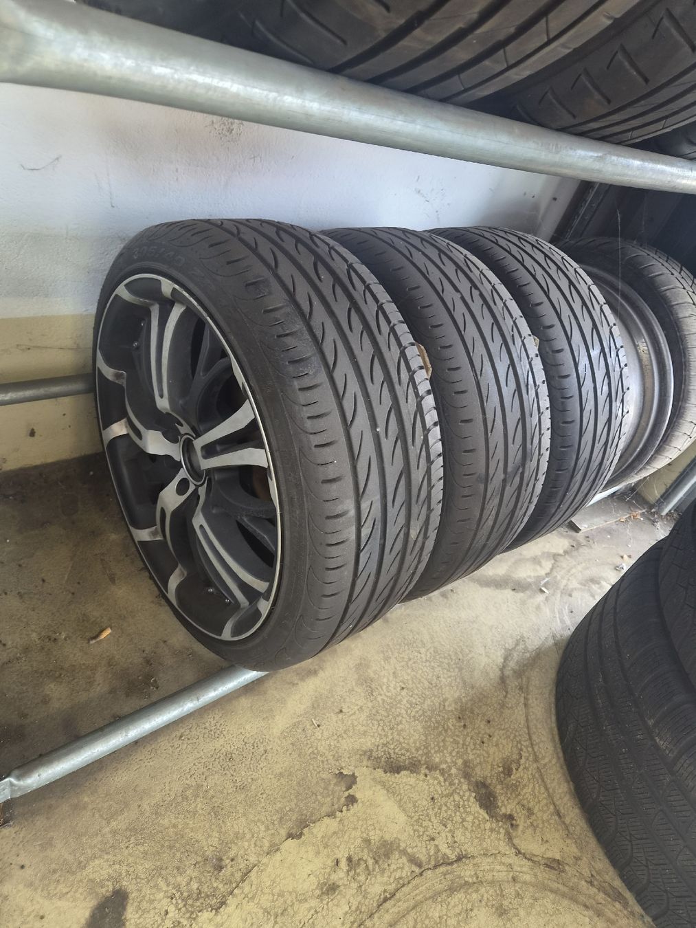 Pneumatici & Ruote complete: 4 Alufegen 17 Zoll. Barracuda – Usato da Bützberg venduto da PAG-PNEU 1