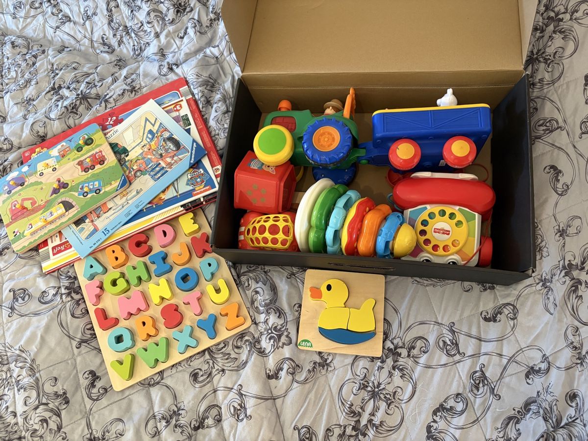 Giocattoli: Kleidkinderspielzeug Set – Usato da Greifensee venduto da Dany1989
