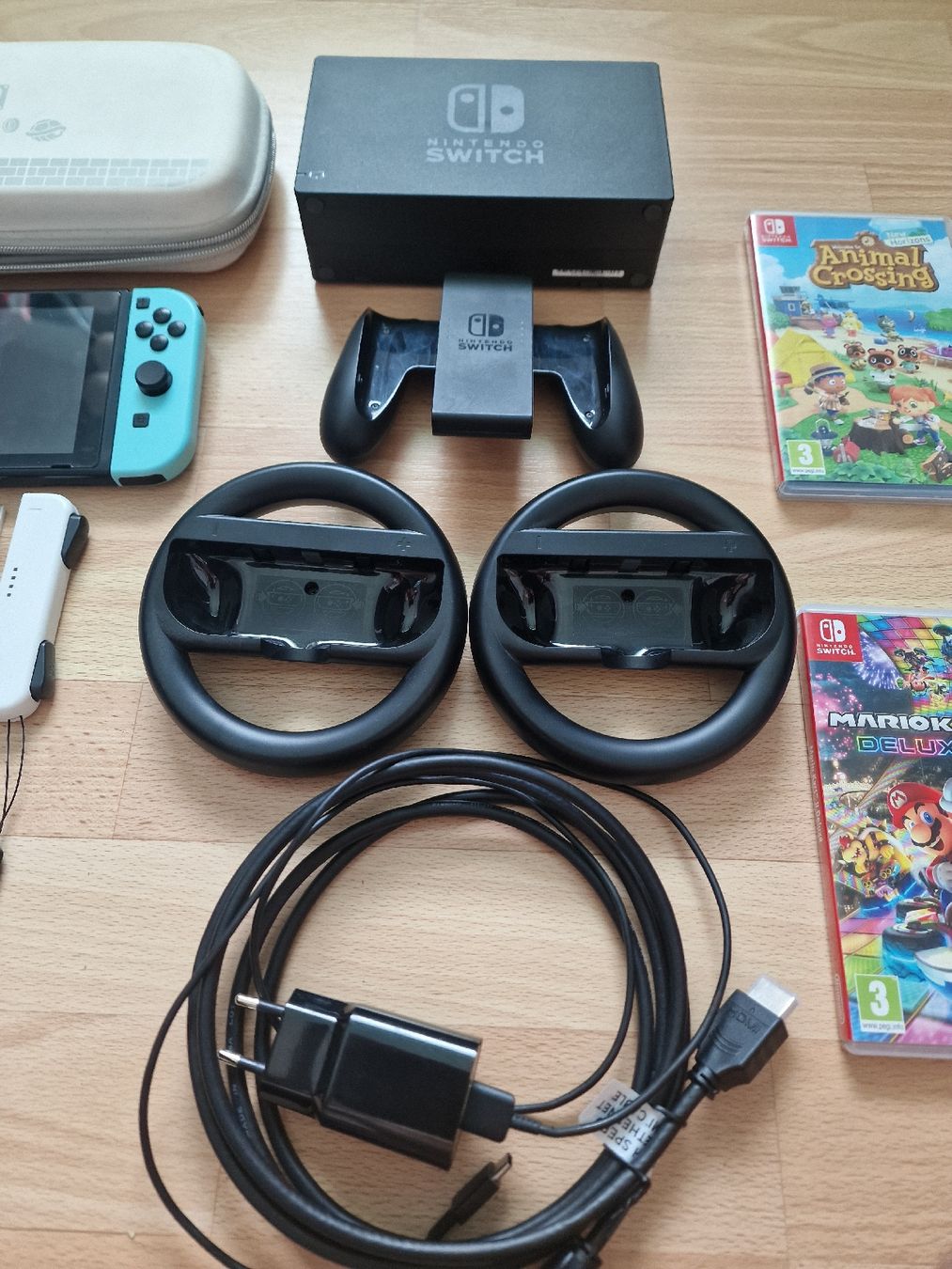 Nintendo Konsolen: Nintendo Switch V1 ungepatcht + 4 Joy-Cons + Mario Kart +1 – Gebraucht aus Fahrwangen von luk_bhw7 4