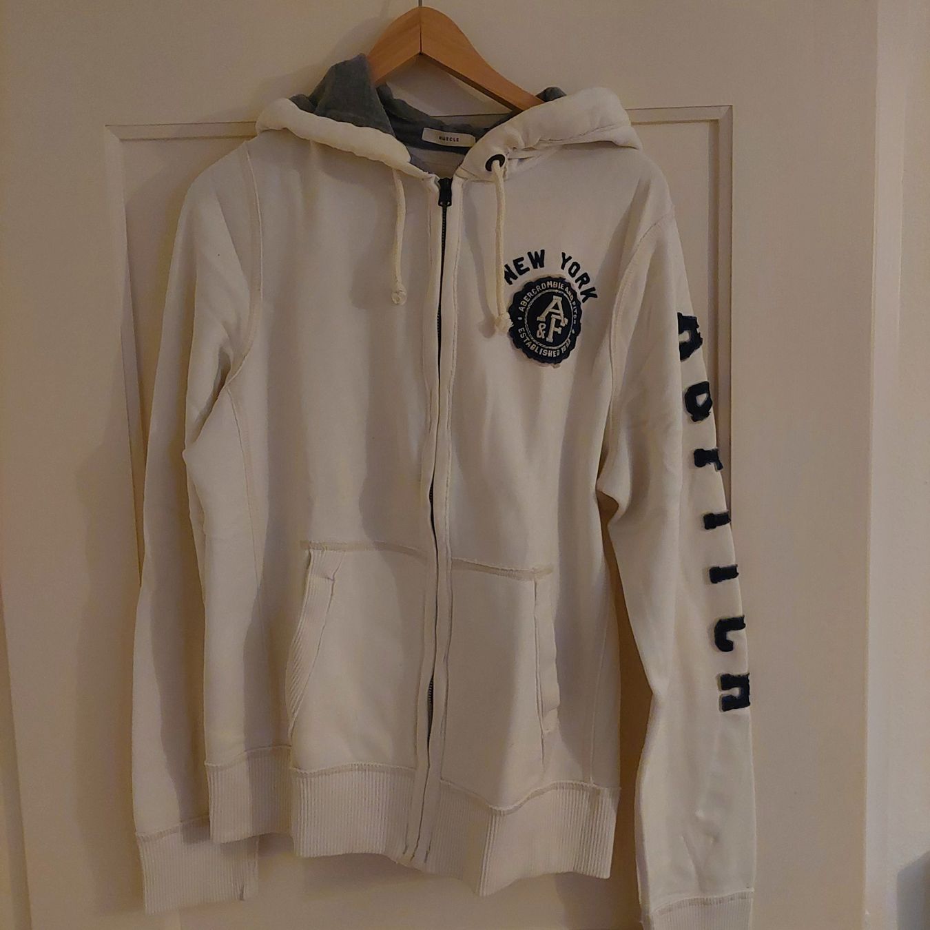 Abercrombie Giacche: 2 Kaputzenjacken A&Fitch – Usato da Basel venduto da oliversenn87 2