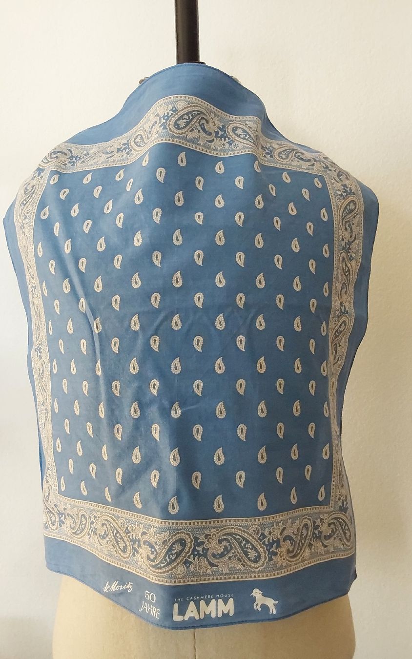 Foulards, Tücher & Schals: Baumwolltuch quadratisch hellblau – Gebraucht aus Köniz von scopello12 1