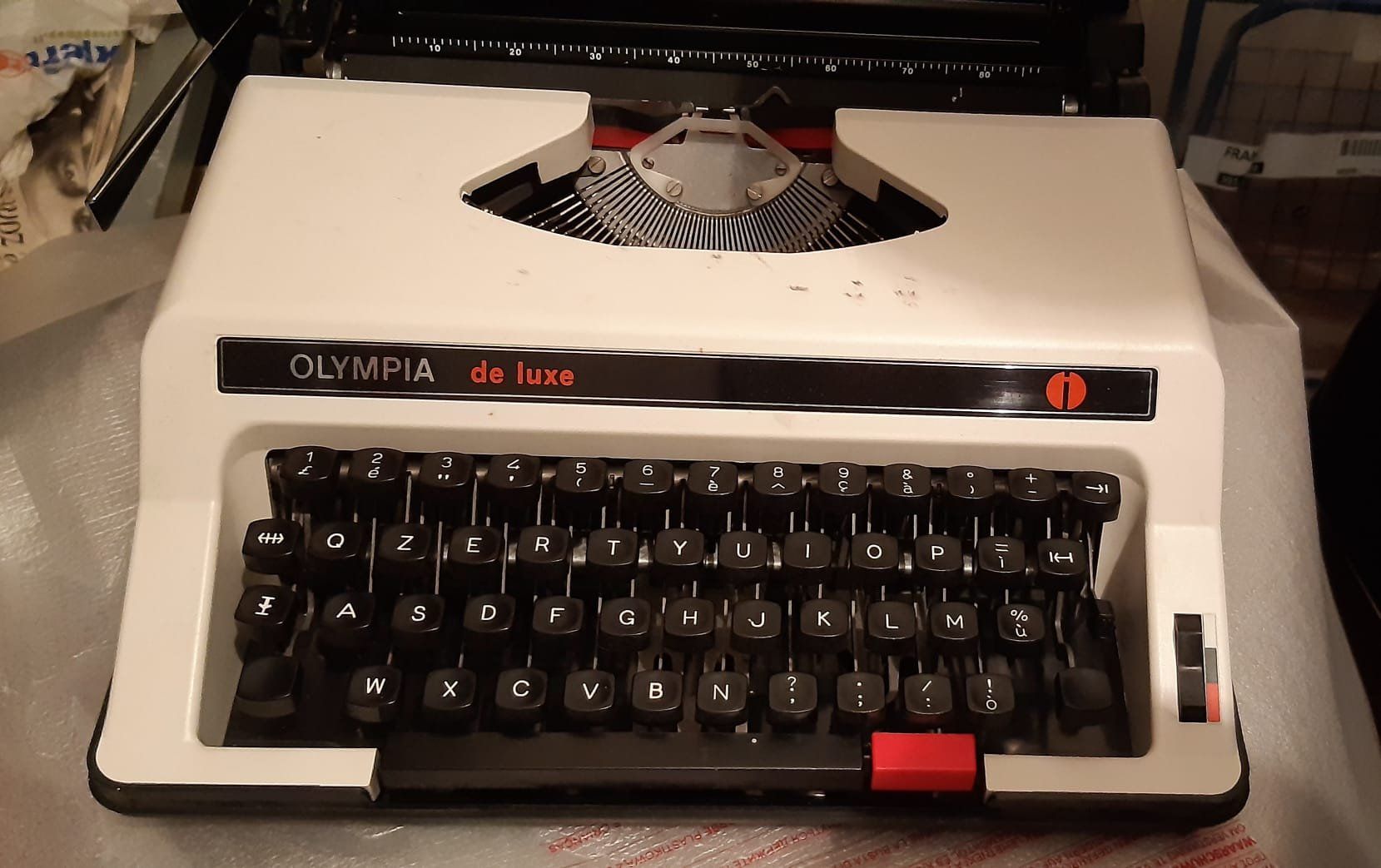 Macchine da scrivere: Macchina per scrivere Olympia De Luxe – Usato da Bellinzona venduto da gab_t52k