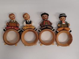 4 Serviettenringe, geschnitzt