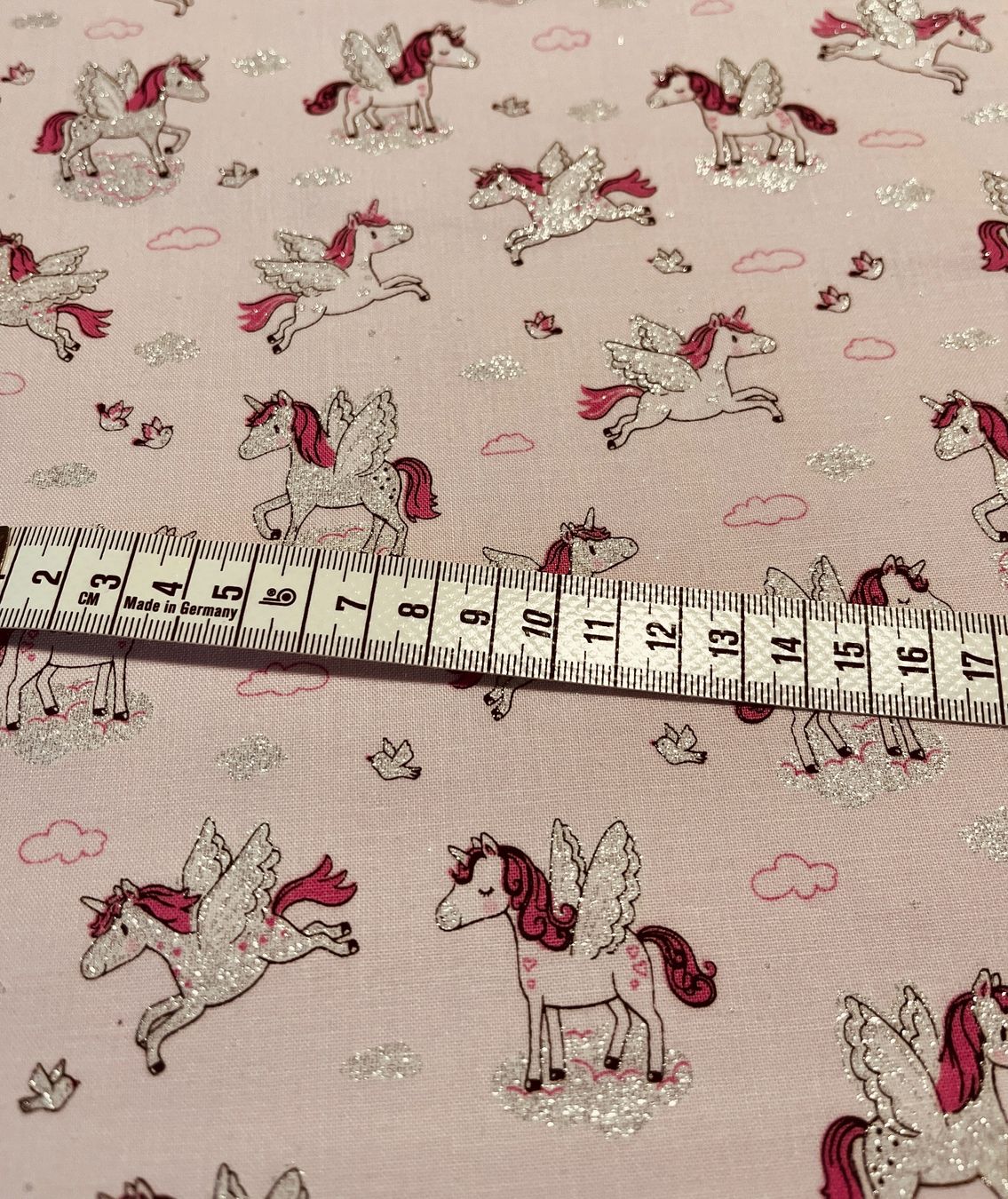 Tissus: Patchworkstoff funkelndes Einhorn – Neuf (Voir description) à Seuzach par KreativmitStoff 1