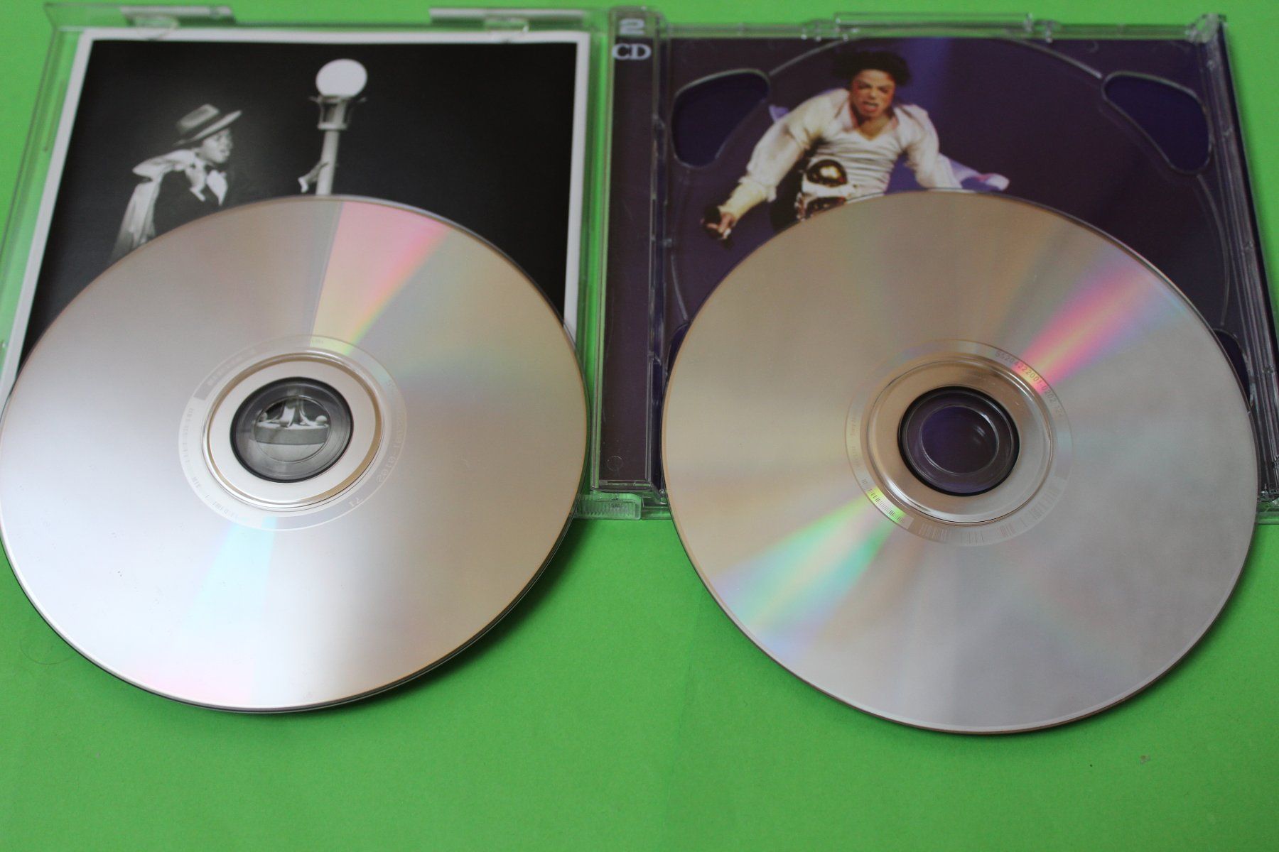 CD: The Essential Michael Jackson 2CD Guter Zustand – Usato da Tübach venduto da JamesStone 4