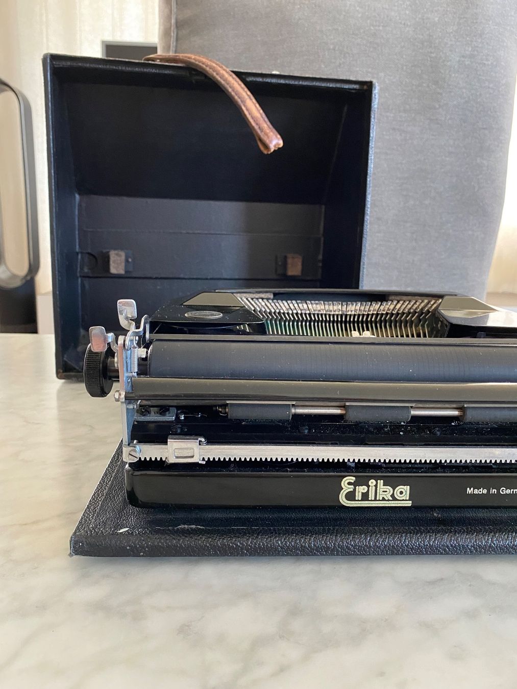 Erika Macchine da scrivere: Erika Schreibmachine (1952) – Usato da Glattpark (Opfikon) venduto da anywaya23 7