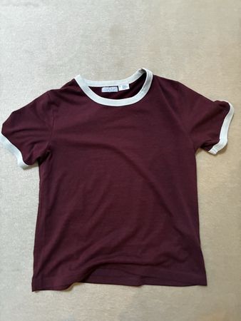Kurzes T-Shirt, Farbe Bordeaux 