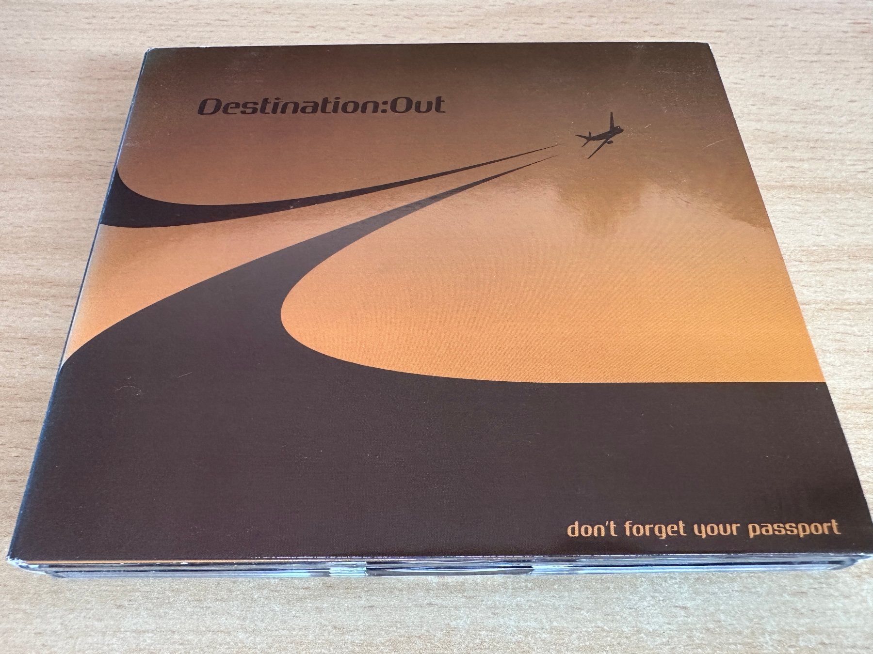 CD: Various – Destination:Out 1 - 2 CD – Usato da Rikon im Tösstal venduto da Alpenmutz
