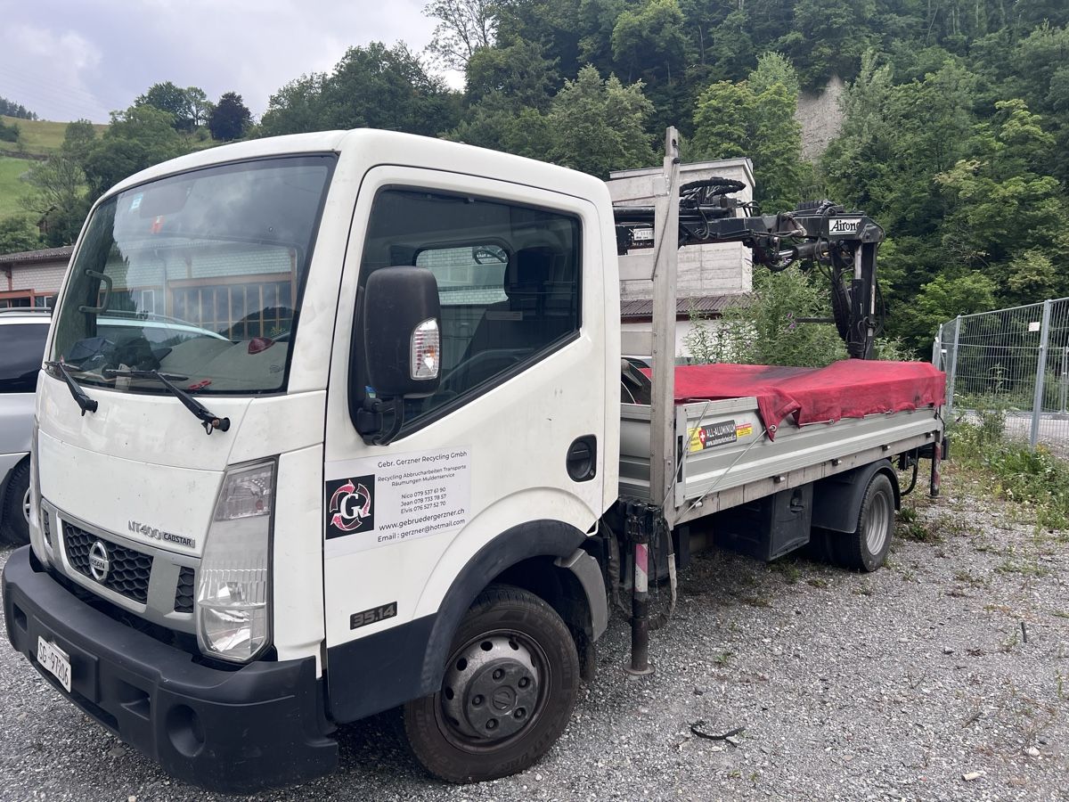 Nissan Veicoli commerciali: Nissan cabstar mit ladekran – Usato da Vilters venduto da THiace