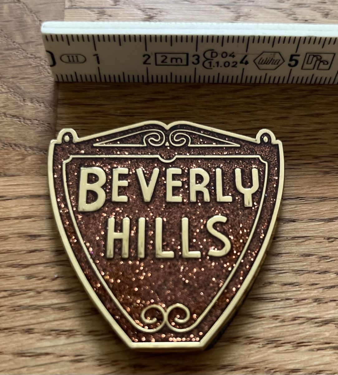 Calamite: Magnet Beverly Hills – Usato da Sursee venduto da abcdxyz
