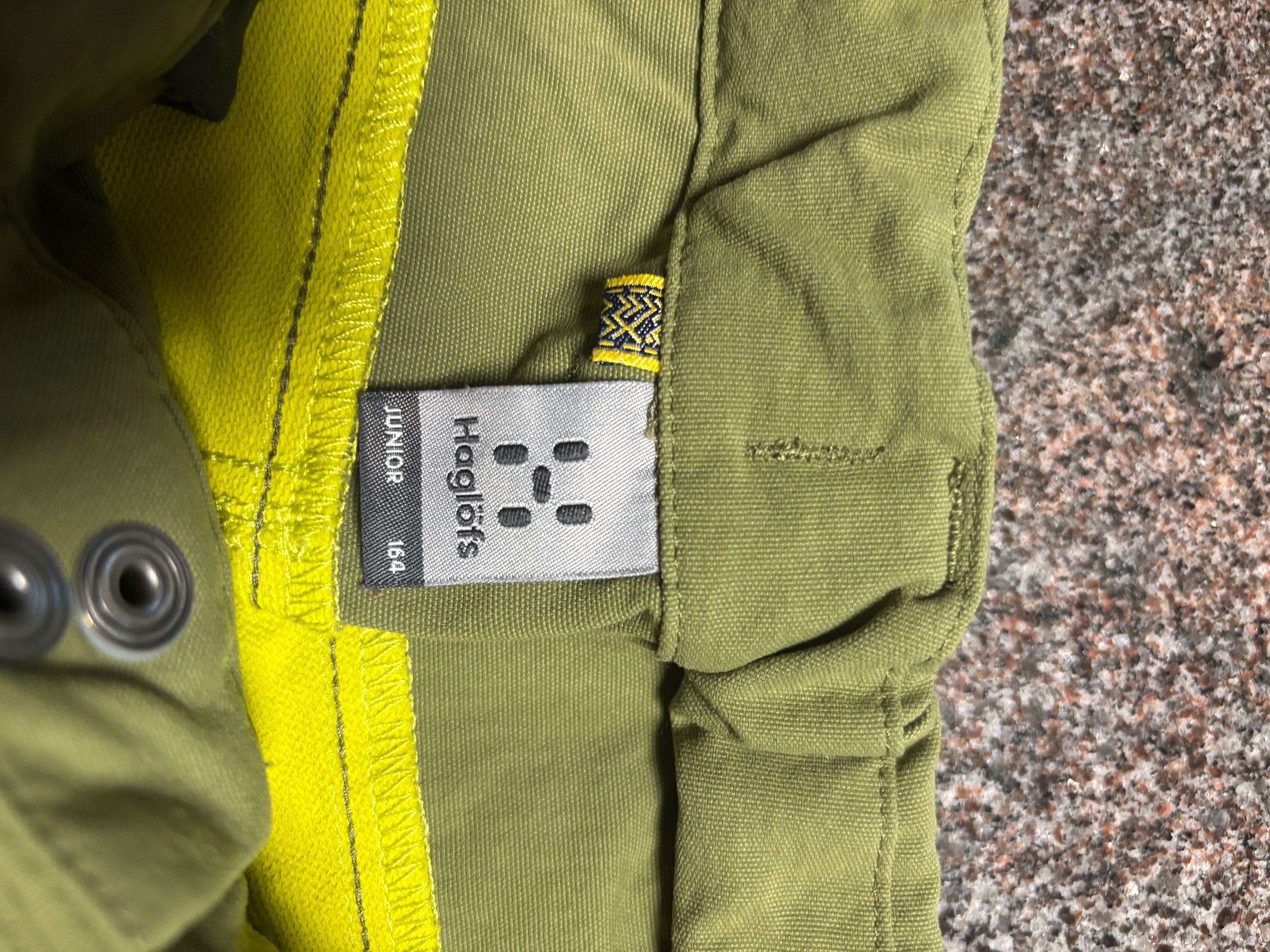 Haglöfs Pantaloni: Haglöfs Trekkinghose Gr.164 – Usato da Hasliberg-Hohfluh venduto da hasliberg79 2