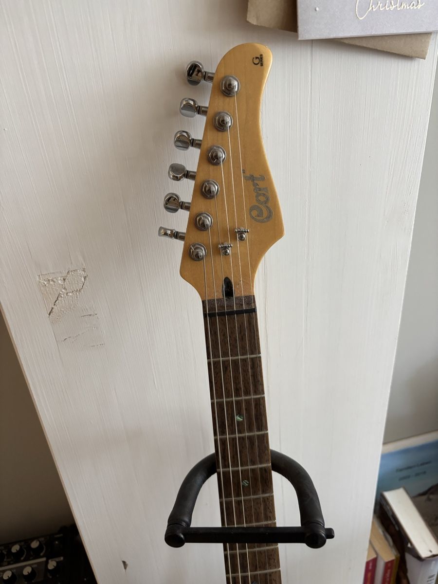 Cort Strumenti musicali: Cort Gitarre mit Verstärker – Usato da Winterthur venduto da lin0a 2