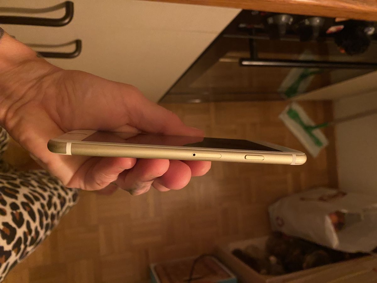 Apple Portables: IPhon 6S 64 speicher – D'occasion à Langenthal par flower101 2